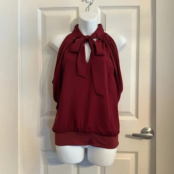 Bebe Burgundy Mock Neck Keyhole Halter‎ Top Small - Picture 6 of 10